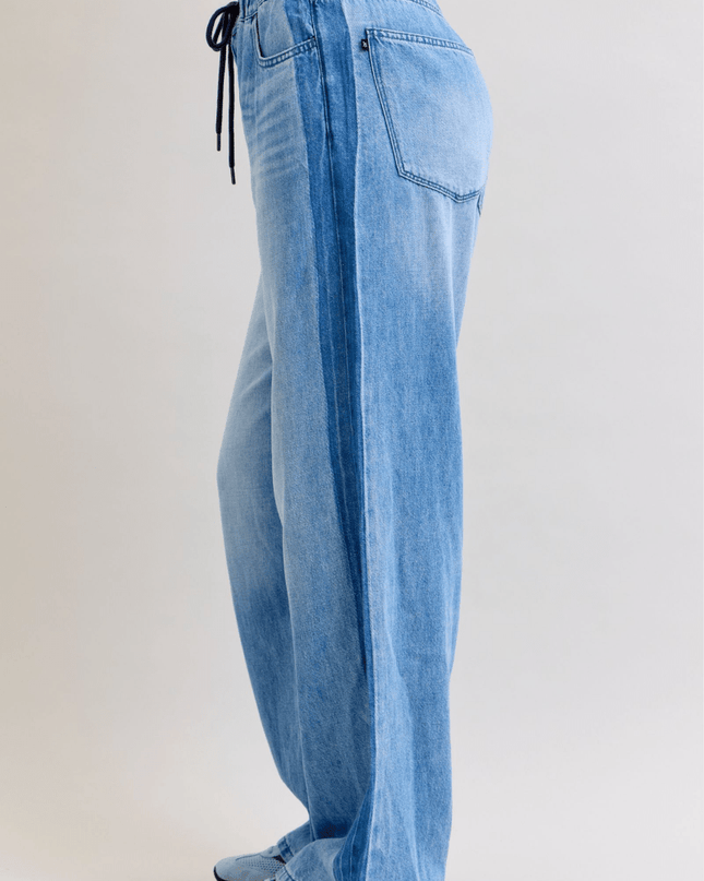 Judy Blue High - Waist Feather - Weight Wilhemina Elastic Waist Band Jeans 881005 - Sleekdenim.com