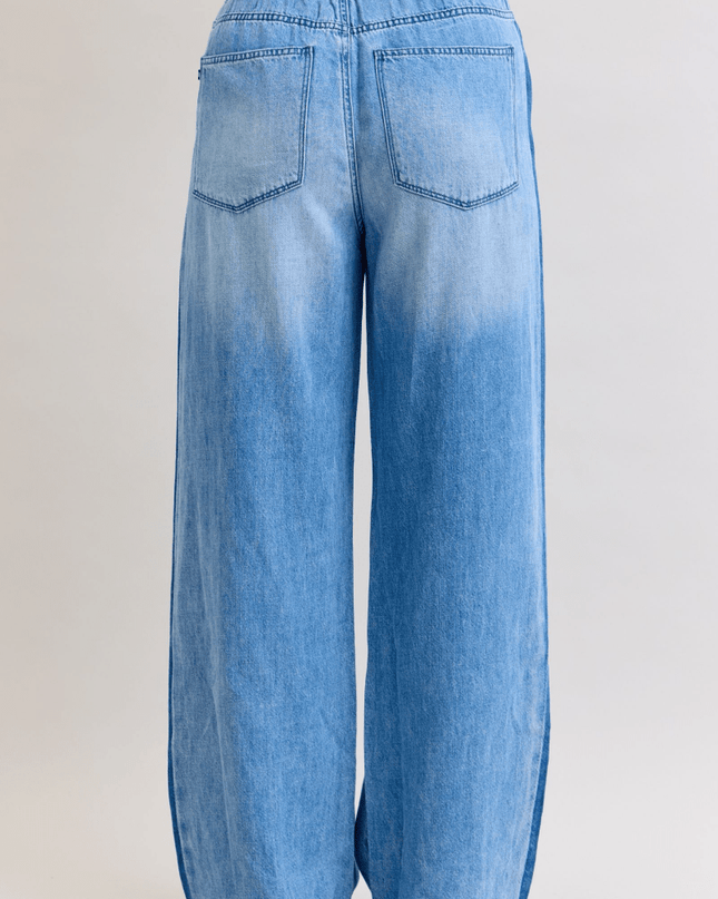 Judy Blue High - Waist Feather - Weight Wilhemina Elastic Waist Band Jeans 881005 - Sleekdenim.com
