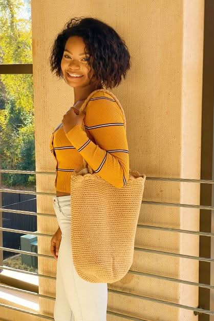 Knitted Scalloped Edge Tote - Sleekdenim.com