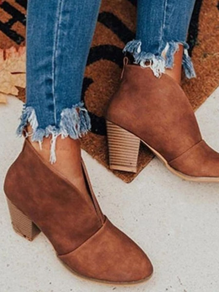 Point Toe Chunky Heeled Ankle Boots - Sleekdenim.com