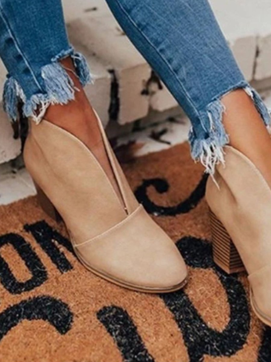 Point Toe Chunky Heeled Ankle Boots - Sleekdenim.com