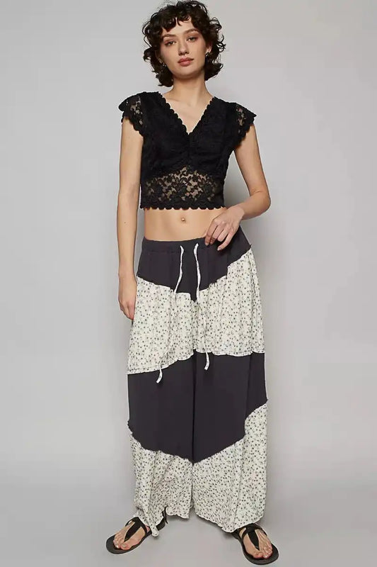 POL Contrast Floral Drawstring Wide Leg Pants - Sleekdenim.com