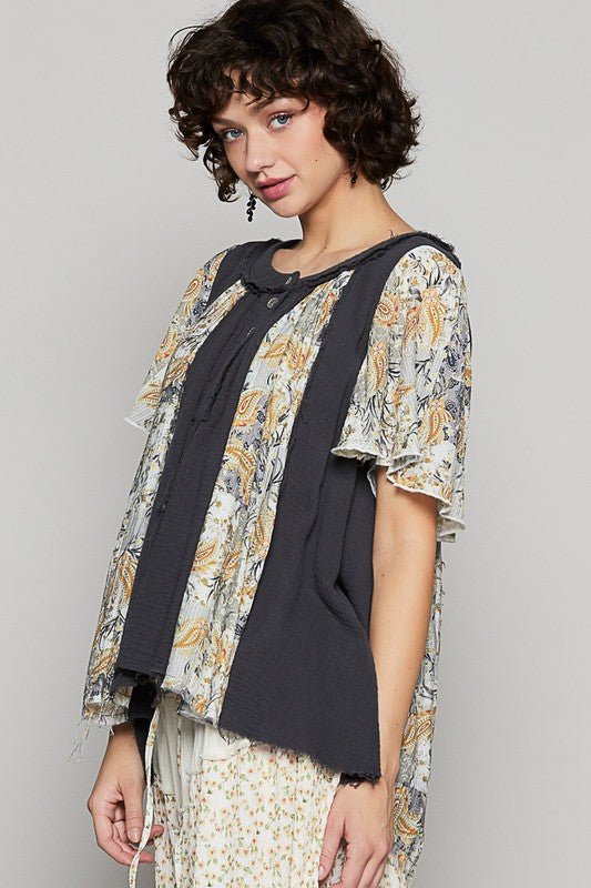 POL Frayed Hem Half Button Short Sleeve Printed Blouse - Sleekdenim.com