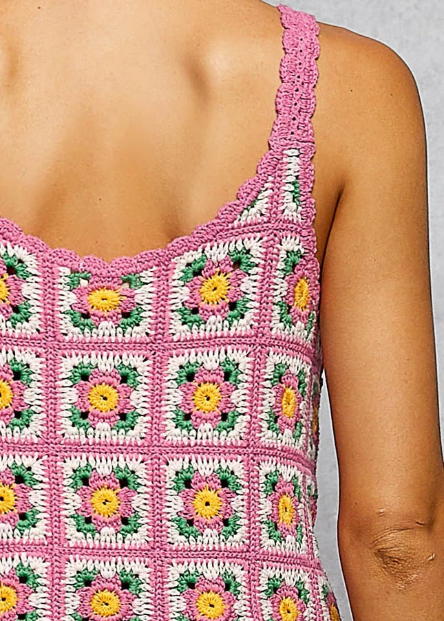 POL Scalloped Edge Cropped Crochet Cami with Granny Square Pattern - Sleekdenim.com