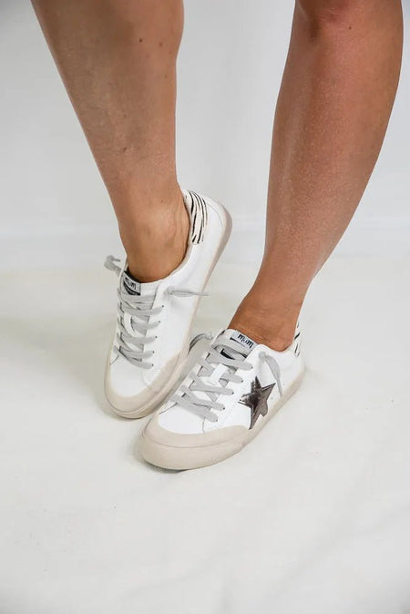 Sadie Sneakers in White - Sleekdenim.com