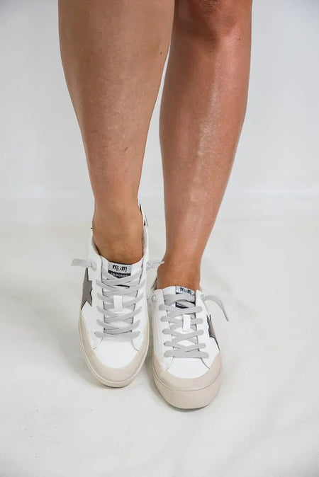 Sadie Sneakers in White - Sleekdenim.com