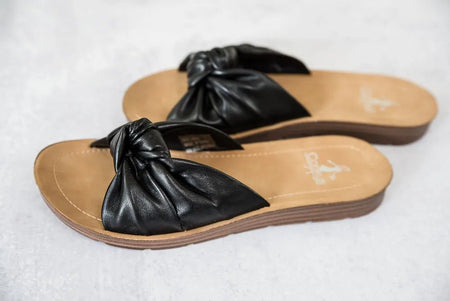 Sea La Vie Sandals in Black - Sleekdenim.com